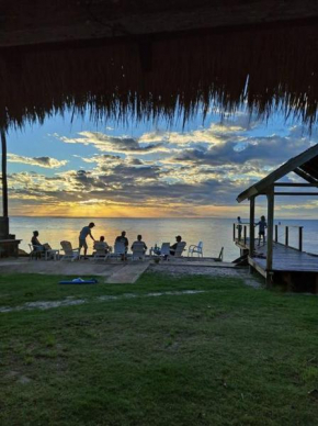 Belles on Ballow - Main Lodge - Absolute Waterfront